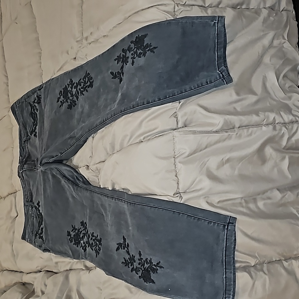 Torrid black wash embroidered boyfriend jeans 18R